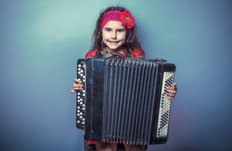 Невеста с баяном