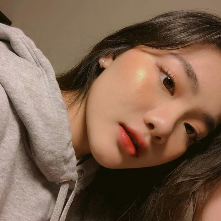 Кореянка селфи без макияжа