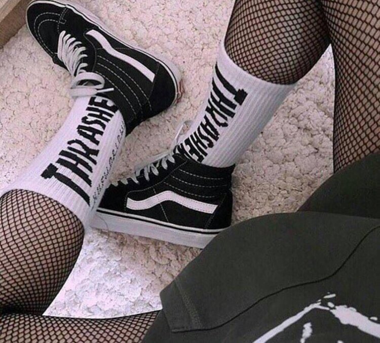 Носки адидас на девушках