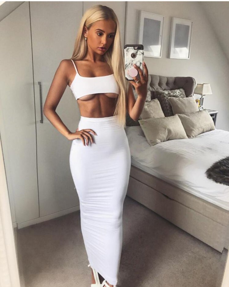 Селфи в красивом платье