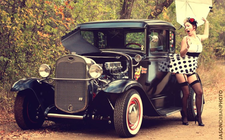 Ретро авто и девушки