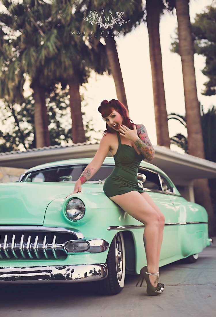 Пин ап Форд Мустанг