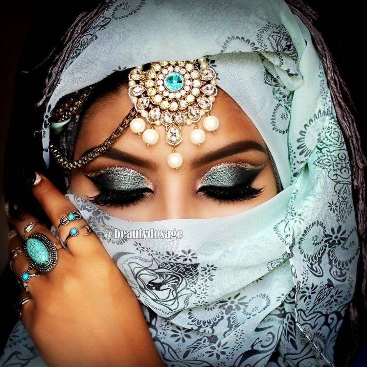 Восточные красавицы с зелеными глазами