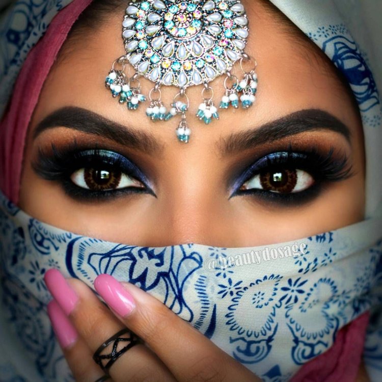 Темные глаза женские