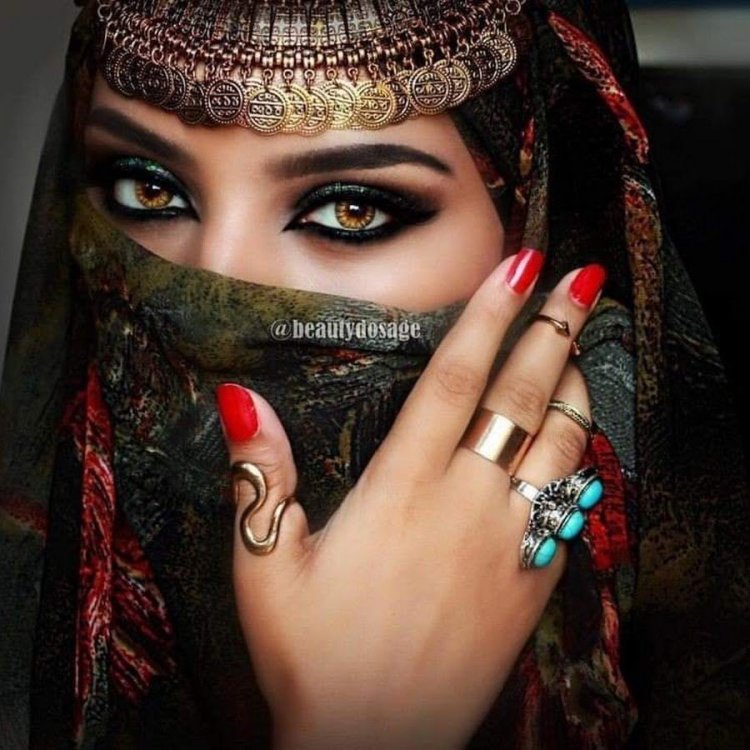 Арабский макияж для голубых глаз