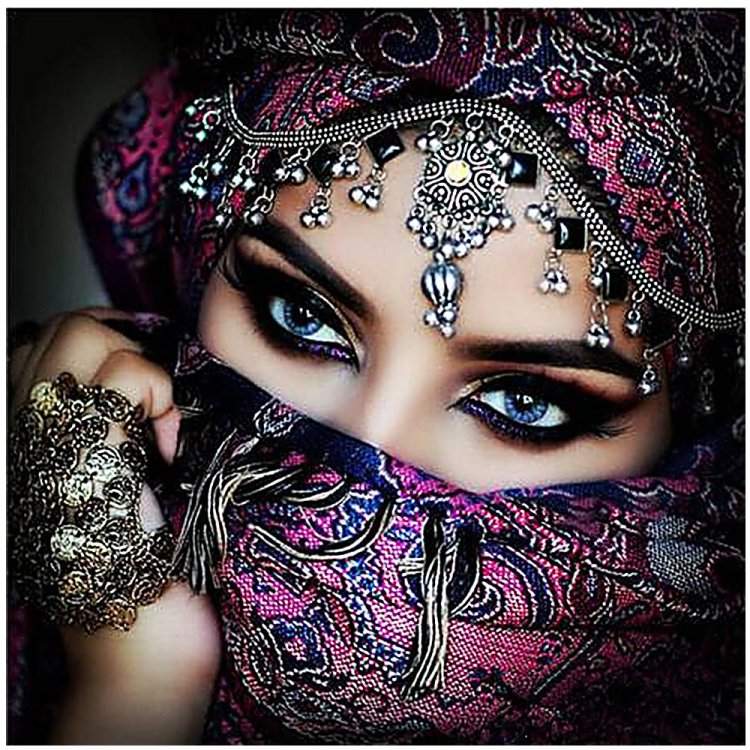 Восточные глаза девушек