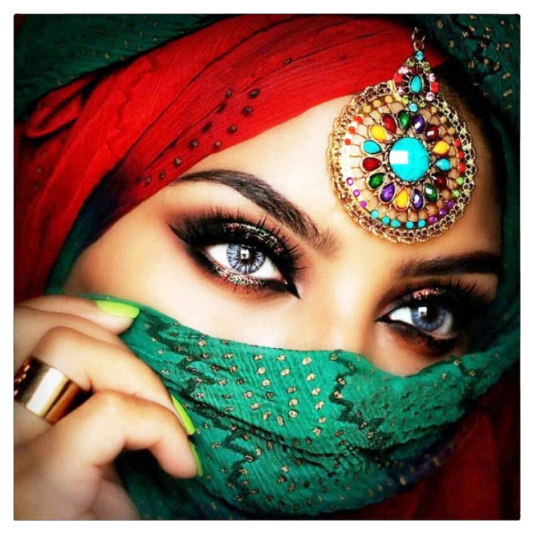 Красивые восточные глаза