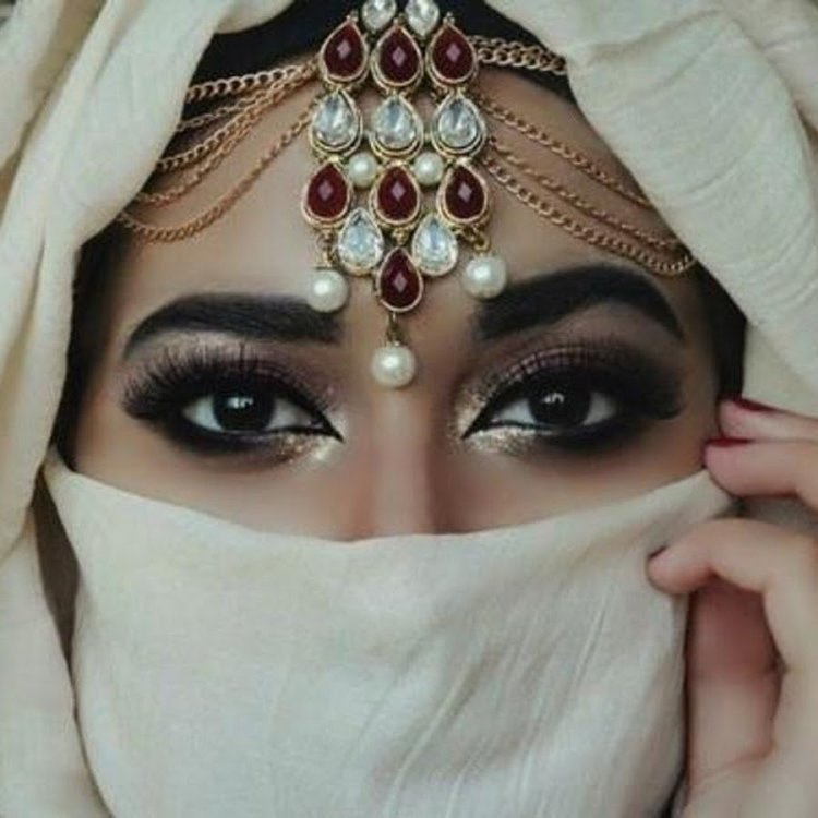 Сабина Байсакова восточные глаза 1280x740