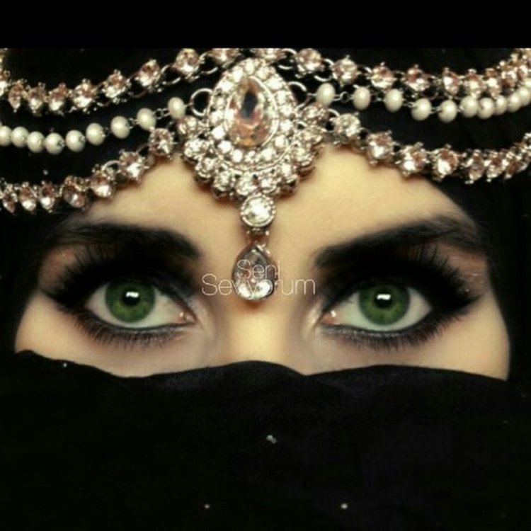 Женские глаза