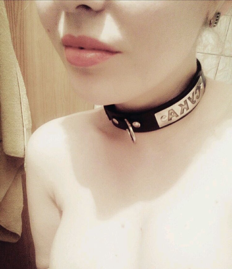 Чокер с черным платьем