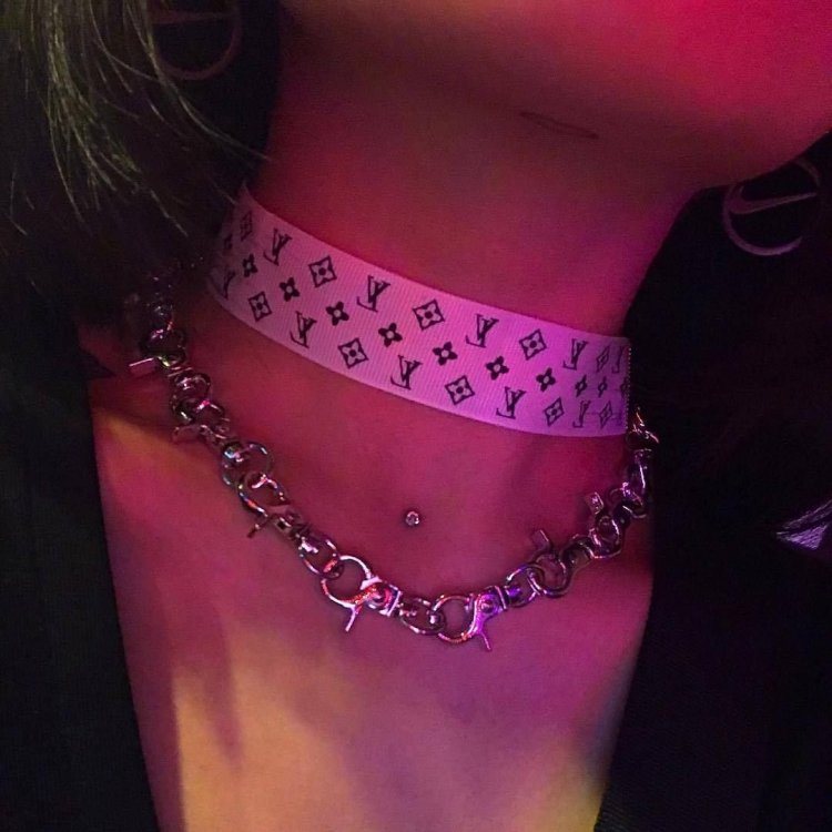 Украшение на шею