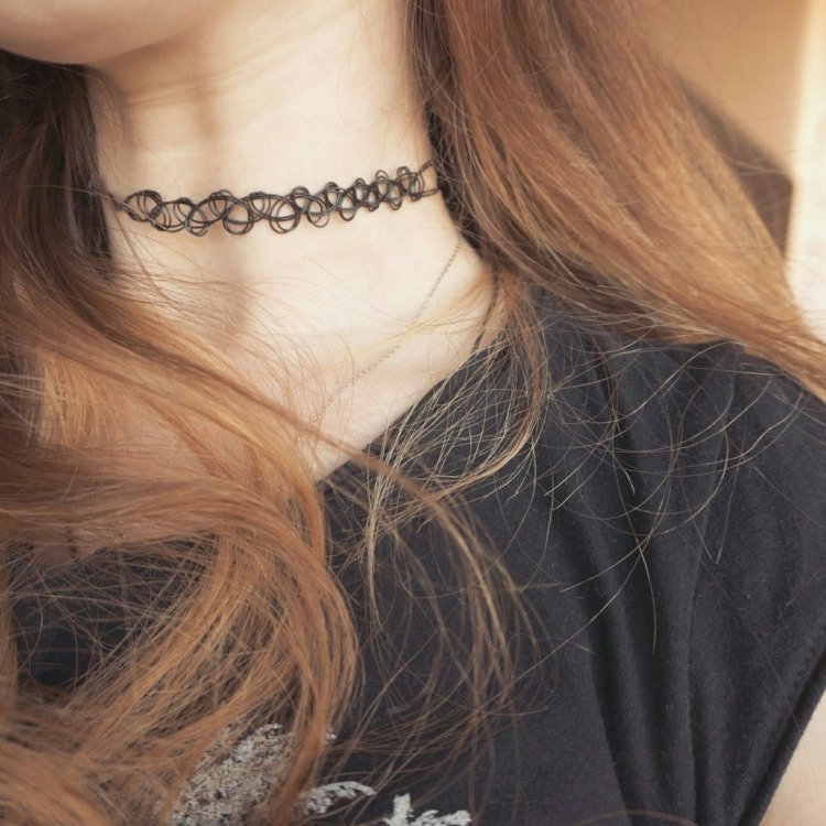 Чокер с крестиком