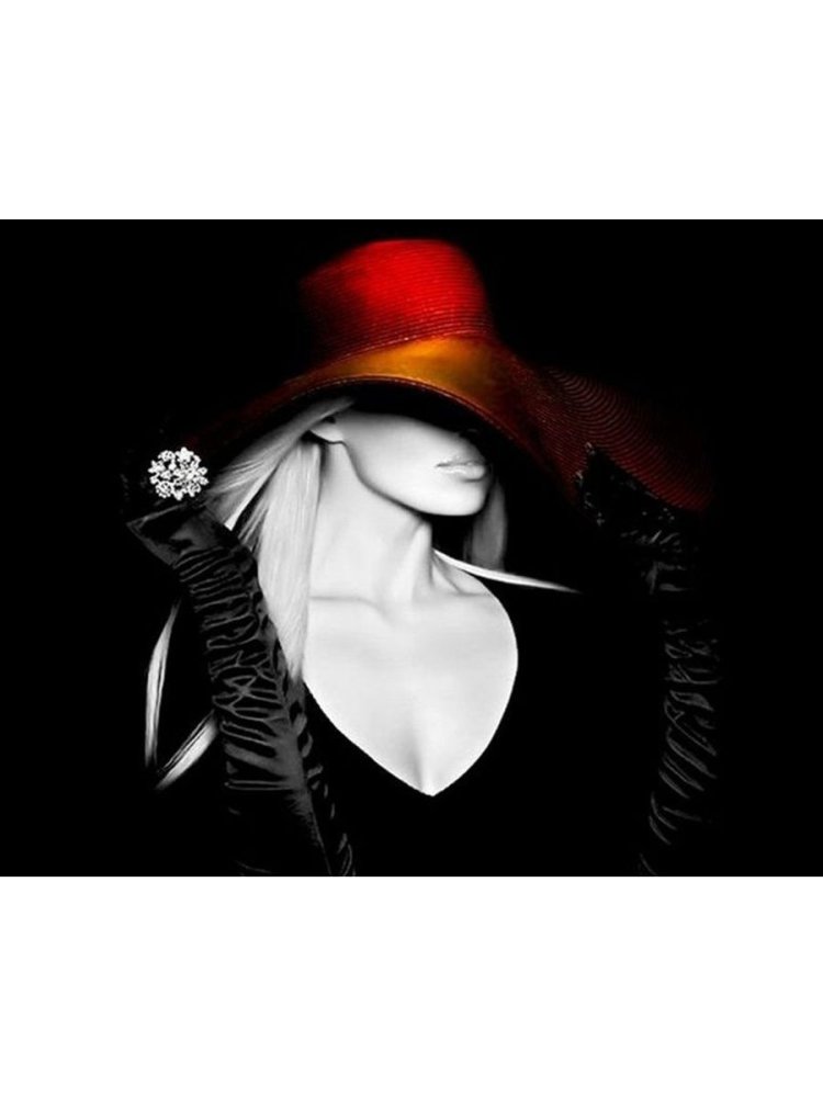 Лицо женщины в шляпе