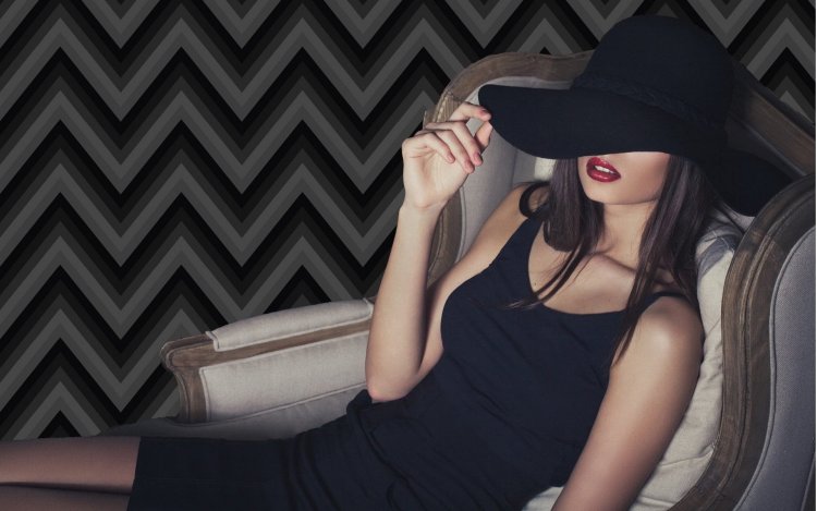 Женщина в шляпе