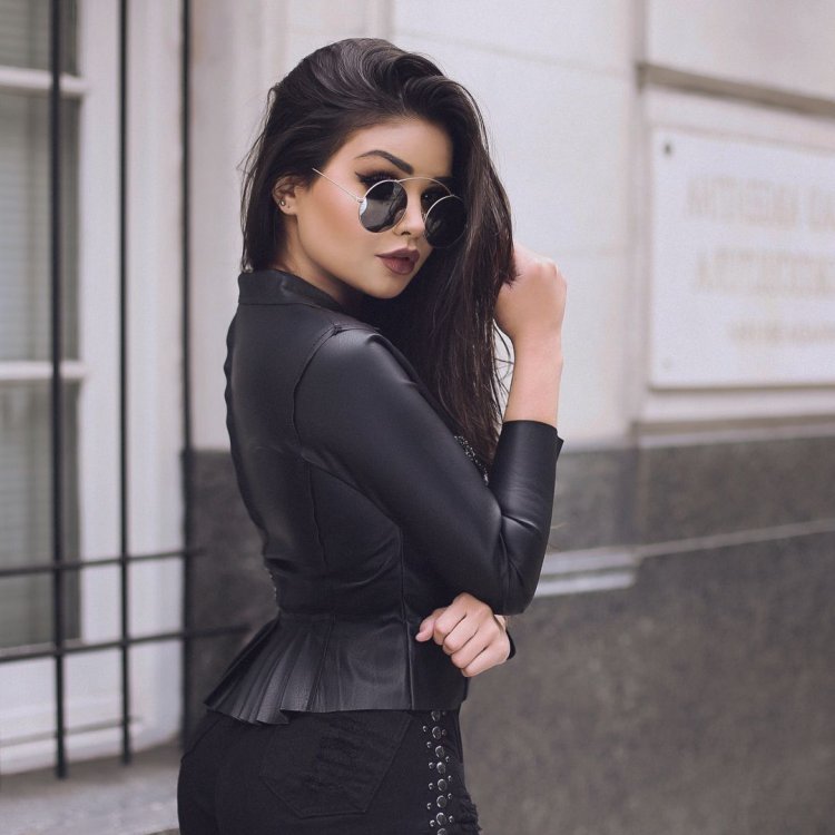 Кайли Дженнер диор