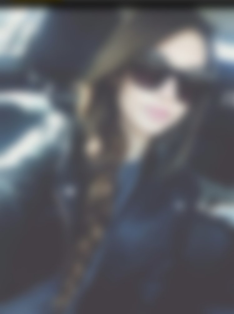 Красивые девушки в бейсболках