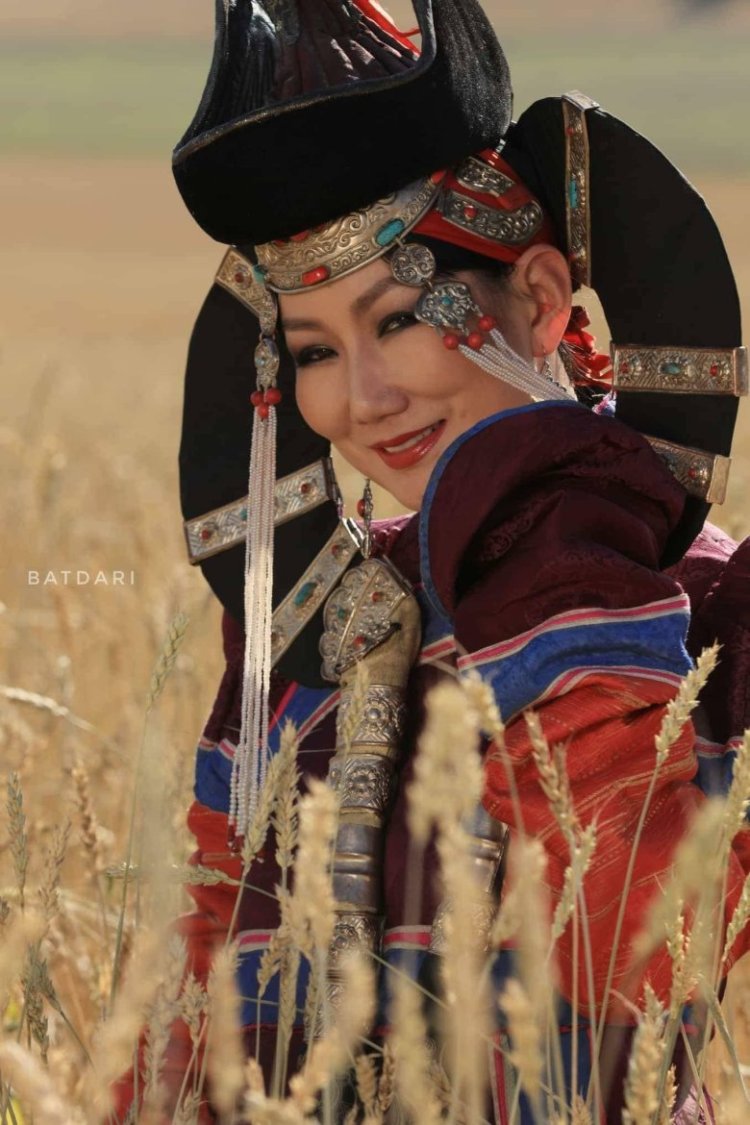 Бурятка Саяна Будаева