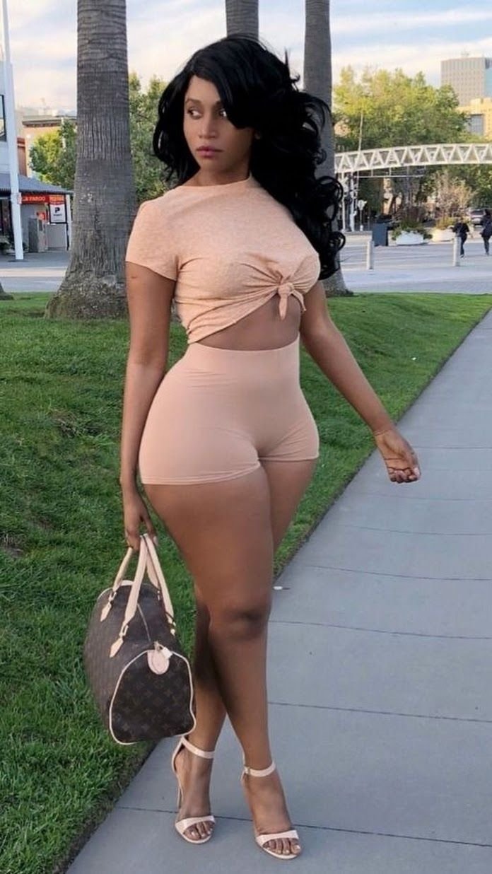 Девушки с большой талией