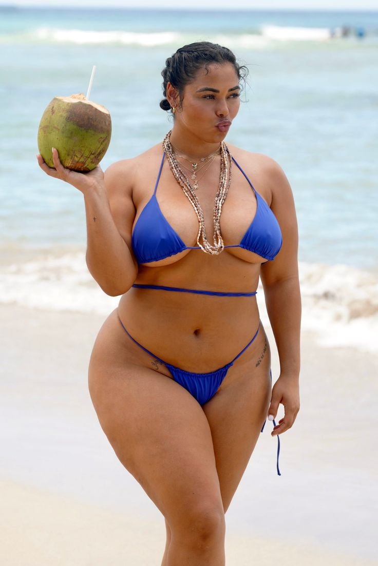 Табрия Мэйджорс бикини