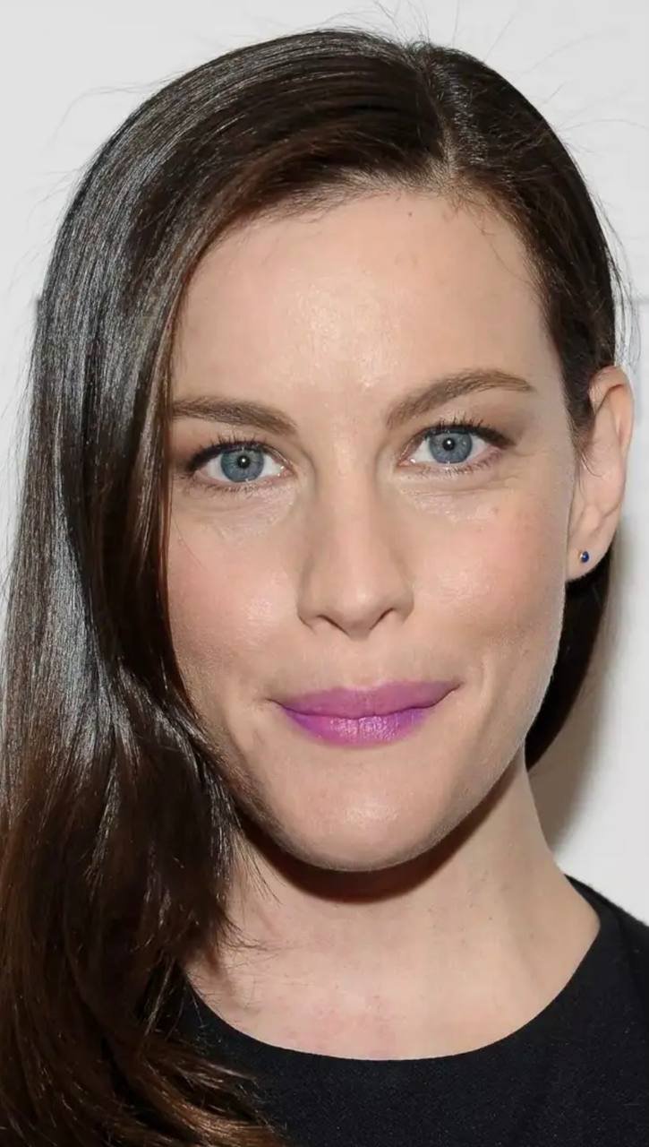 Форма Беллы Хадид