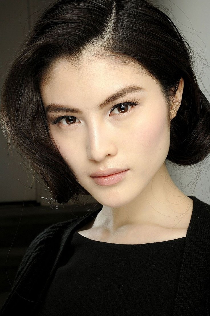 Красивое азиатское лицо