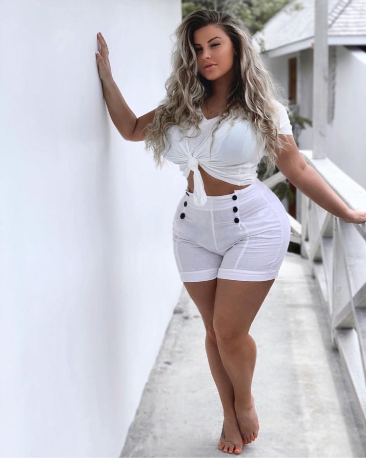 Алексис сайз +