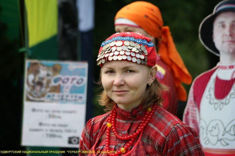 Уральская раса внешность удмуртка