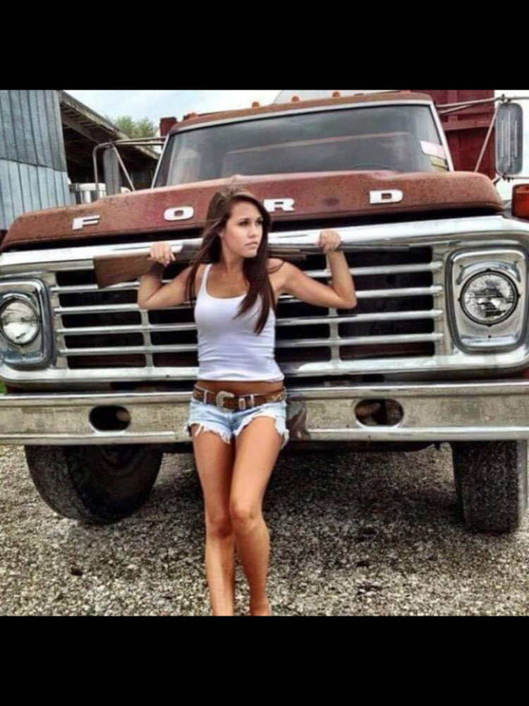 Большая машина для девушки