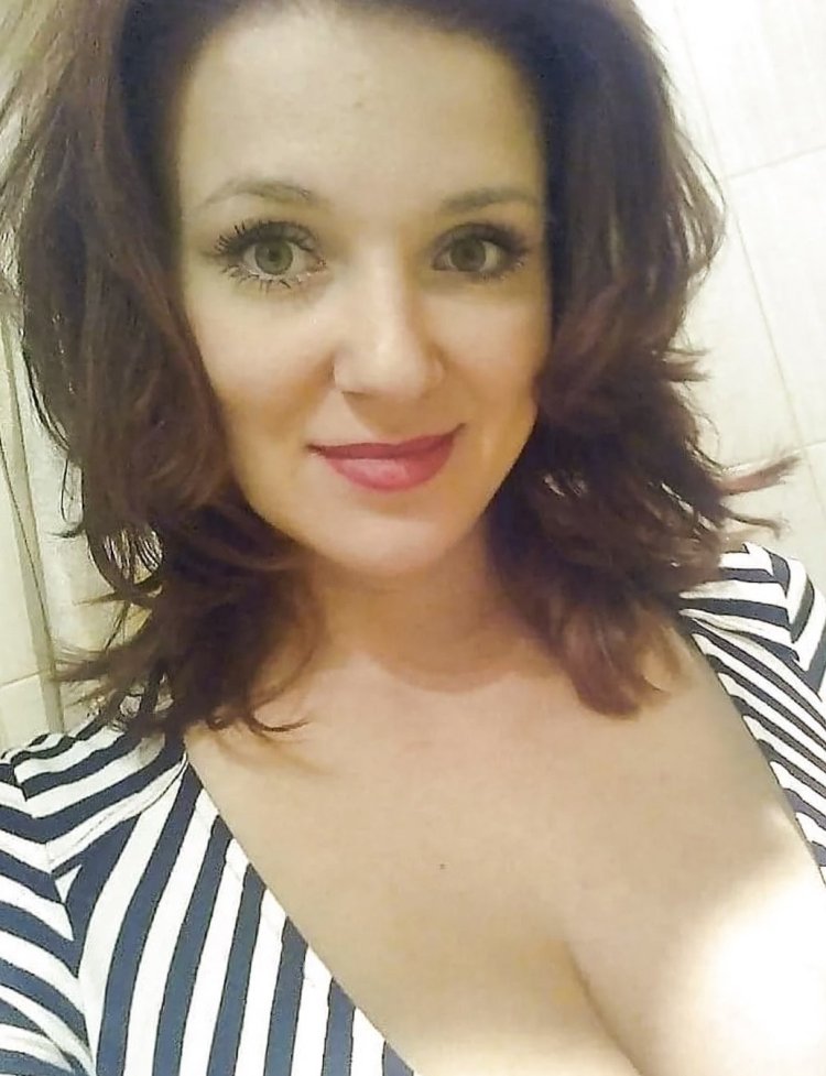 Зрелая декольте домашнее