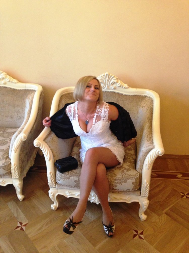 Богатая дама ищет мальчика