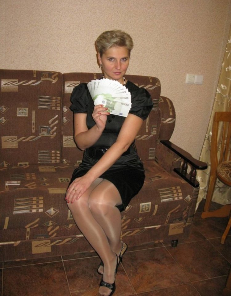 Взрослые женщины в колготках частное