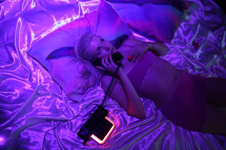 Фиолетовая Эстетика девушка