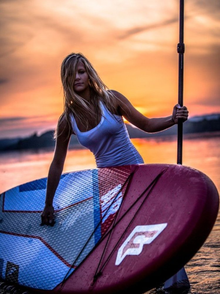 Сапборд девушка