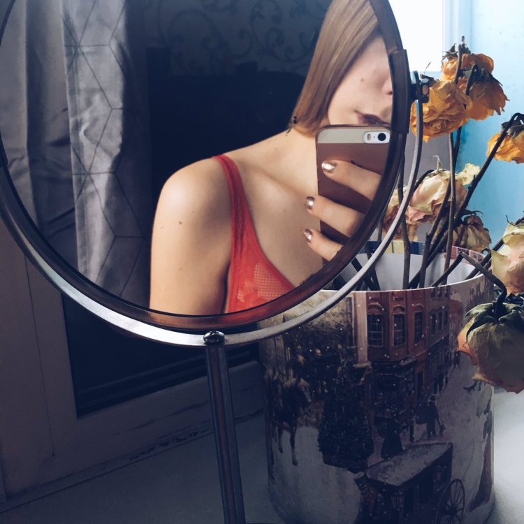 Фотосессия с маленьким зеркалом