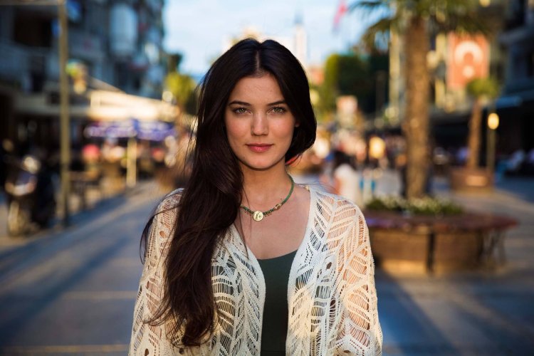 Турецкая актриса Пинар Дениз