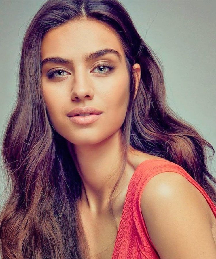 Мисс Турция Амине Гюльшен