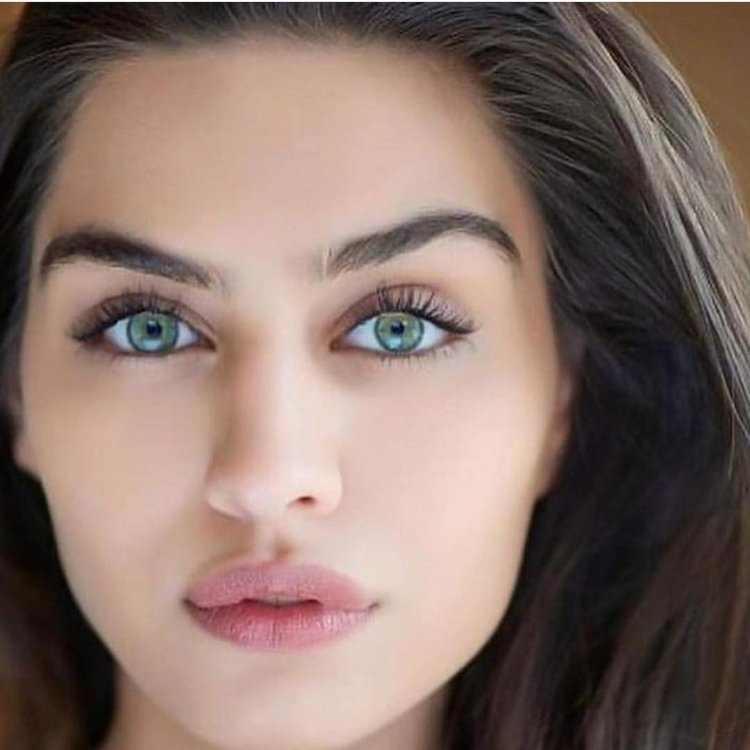 Амине Гюльшен фото