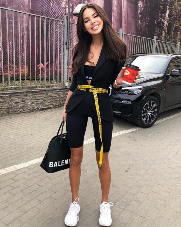 Велосипедки на велосипеде