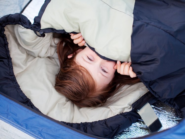 Связанные в спальных мешках