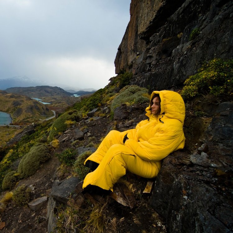 Девушка в спальнике