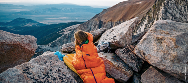 Человек в спальном мешке