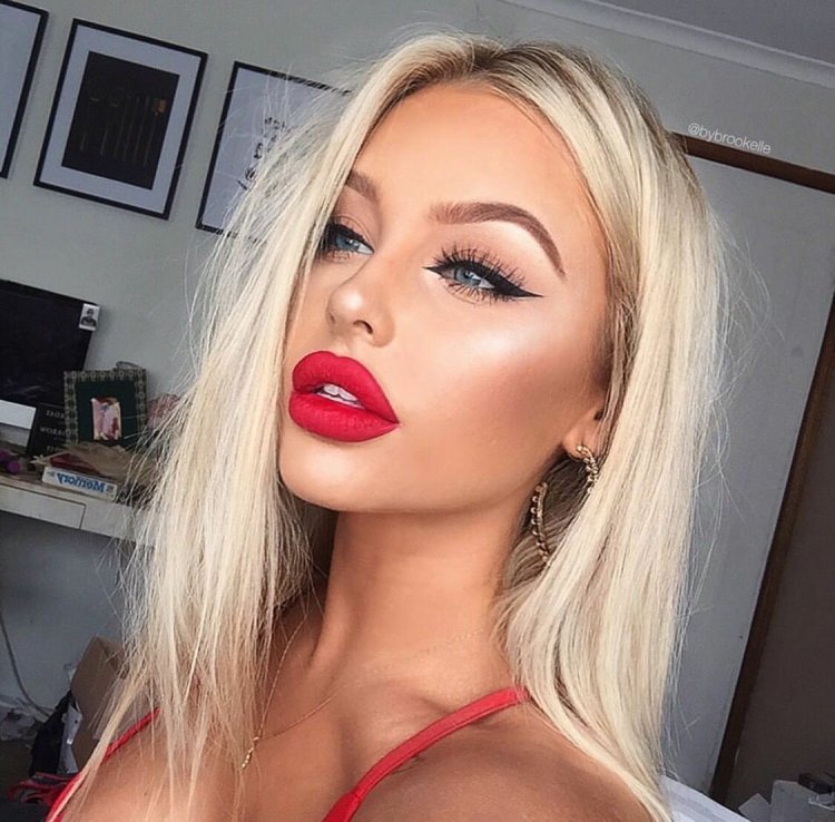 Brookelle MCKENZIE blond