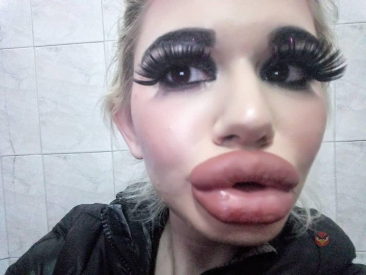 Андреа Иванова Болгария губы