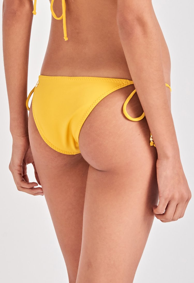 Девочки в желтых трусиках