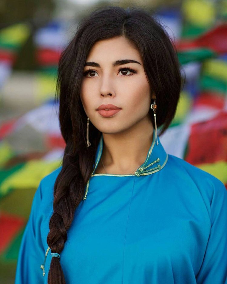 Юлия Батожапова