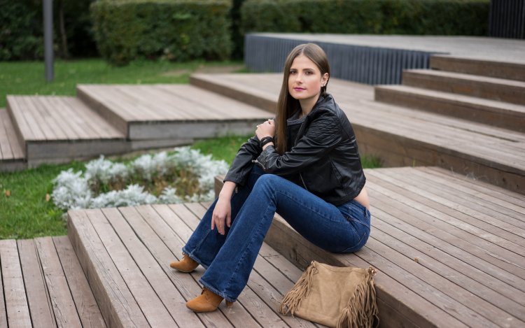 Мария Иващенко в джинсах