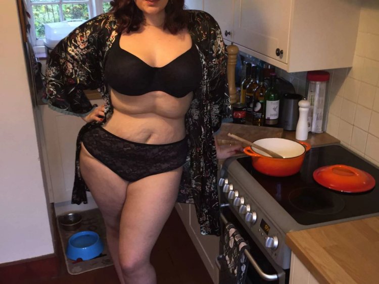 Djhannahb Hannah в купальнике