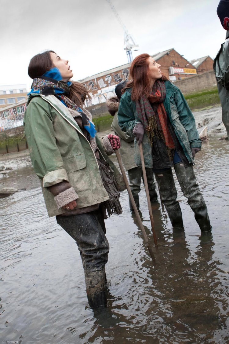 Женщины в сапогах