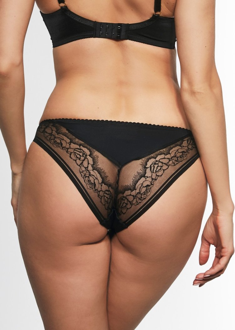 Полные женщины в стрингах