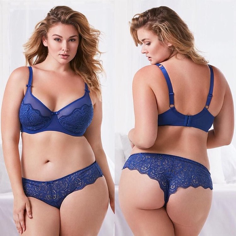 Полные девушки в стрингах